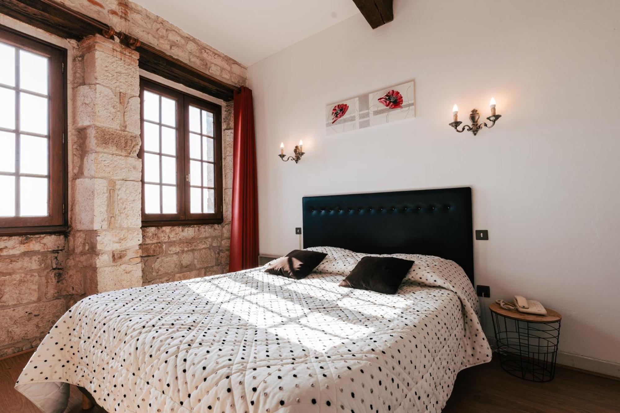 Hotel Des Consuls Castelnau-de-Montmiral Екстер'єр фото