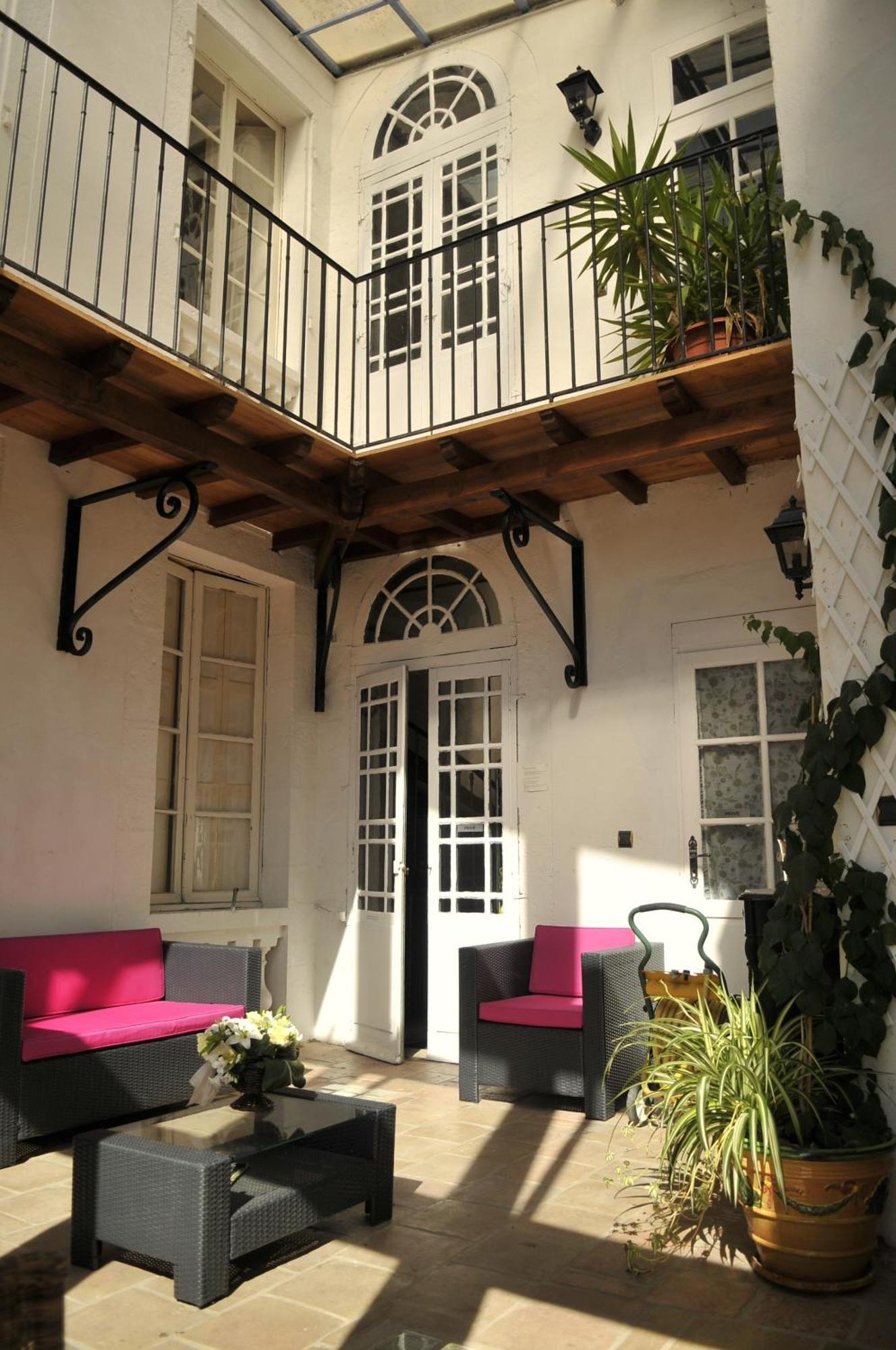 Hotel Des Consuls Castelnau-de-Montmiral Екстер'єр фото