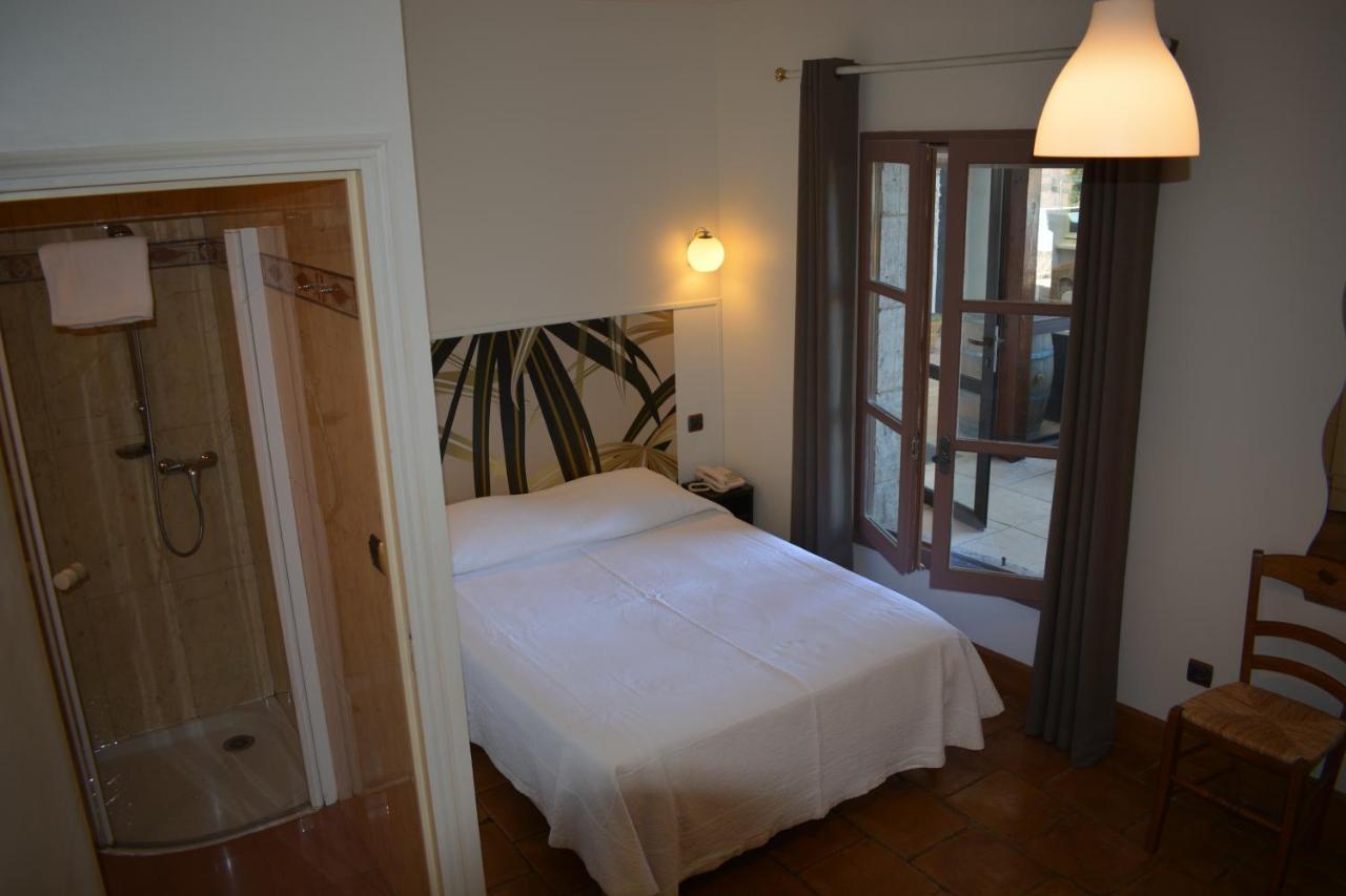 Hotel Des Consuls Castelnau-de-Montmiral Екстер'єр фото