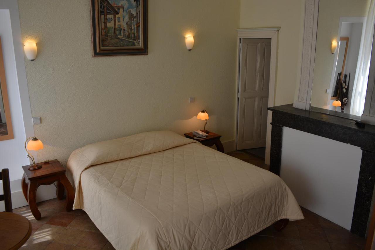 Hotel Des Consuls Castelnau-de-Montmiral Екстер'єр фото